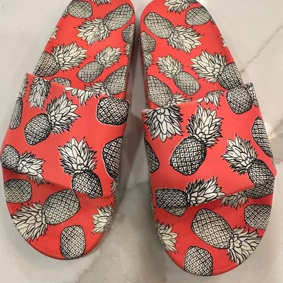 Slippers - Picture 5 of 6